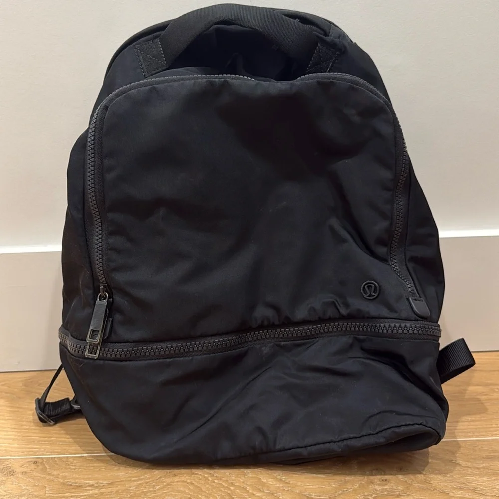 lululemon neoprene bag Gym Duffle The Shop at Equinox this tote is built for easy errands 3-in-1 Gym Duffle Bag 30L
